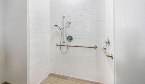 King Suite - Accessible/Non-Smoking