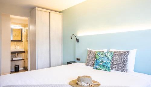 Standard Queen Room