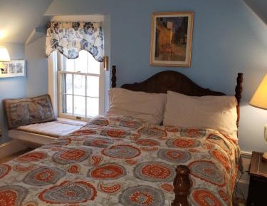 Deluxe Double Room (2 Adults + 1 Child)
