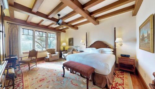 Superior King Suite