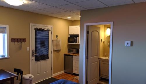 Deluxe Double Room with Side Sea View