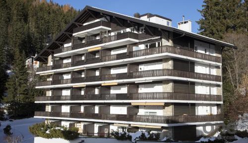 Apartment with Mountain View