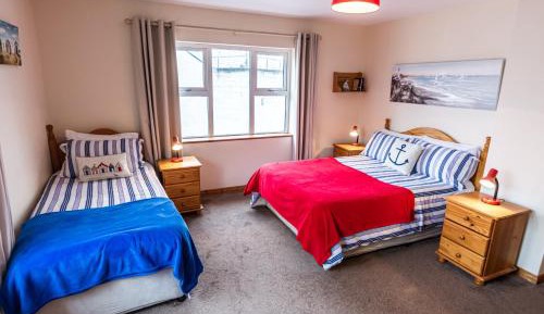 Double or Twin Room with Private Bathroom