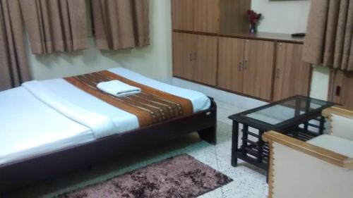 Deluxe Double Room (2 Adults + 1 Child)