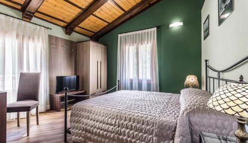 Deluxe Double Room with Castle View