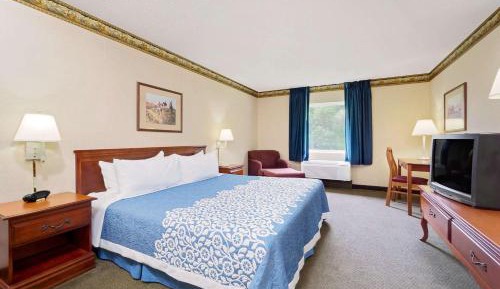 1 King Bed Jetted Tub Nonsmoking