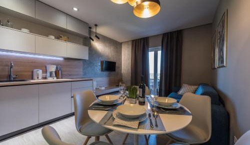 Deluxe Two Bedroom Apartment with Balcony