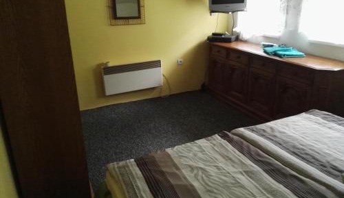 Twin Room with Shared Bathroom