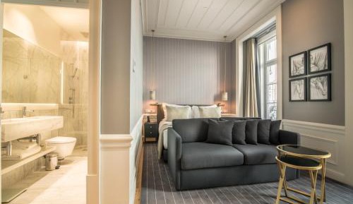 Deluxe Double or Twin Room with City View