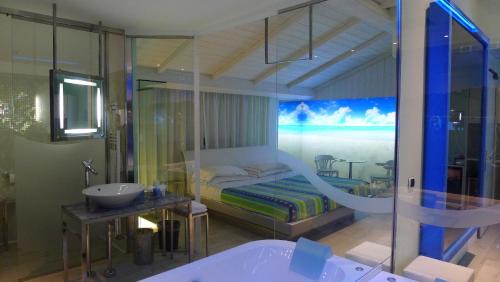 Senior Suite with Hot Tub