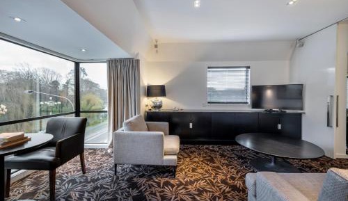 Luxury Suite with Spa Bath