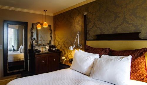 Queen Room