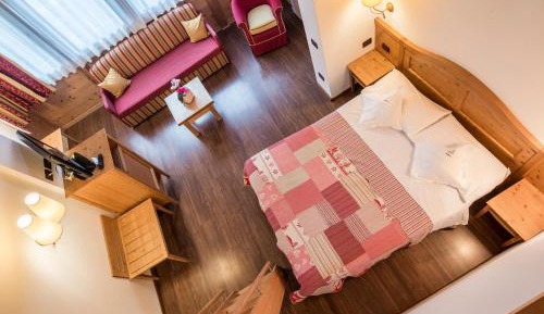 Suite with Hot Tub