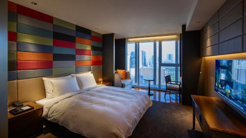 Deluxe King Room with Garden View 