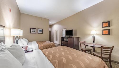 Queen Room with Two Queen Beds - Accessible/Non-Smoking 