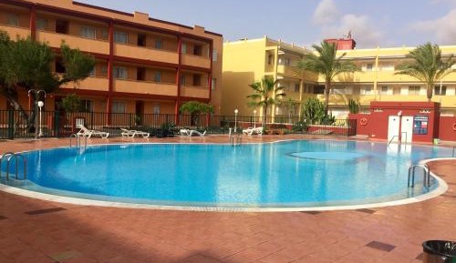 Apartment with Pool View 