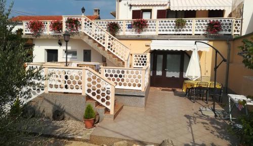 Apartment with Garden View