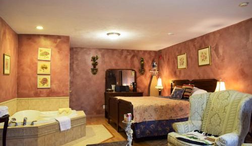 Honeymoon Suite