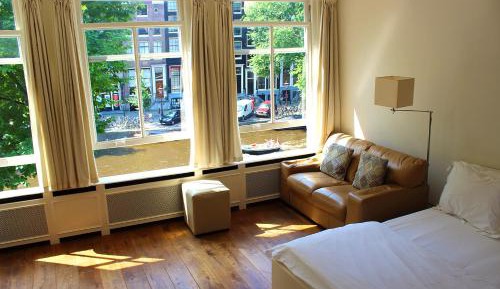 Studio with Canal View (2 People)