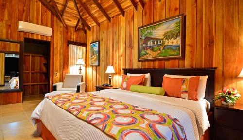 Deluxe Bungalow with Bathtub