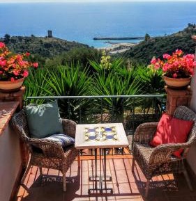 Deluxe Double Room with Balcony and Sea View