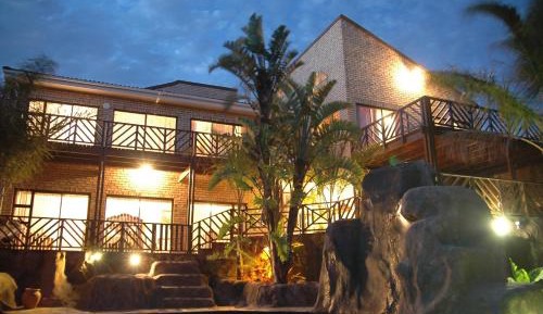 One-Bedroom Apartment with Pool View