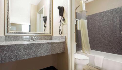 King Room - Non-Smoking