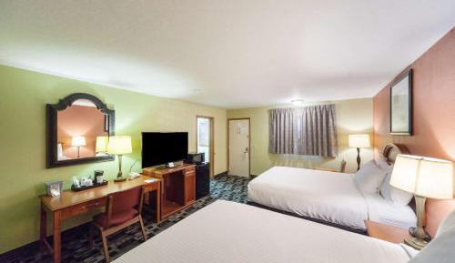 Queen Room with Two Queen Beds - Non-Smoking