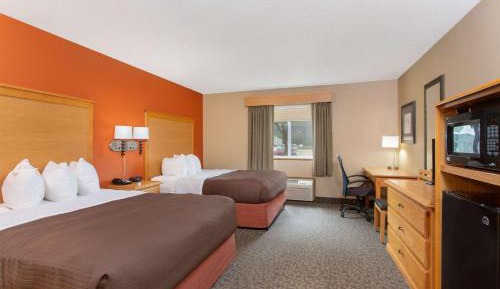 Queen Room with Two Queen Beds - Non-Smoking