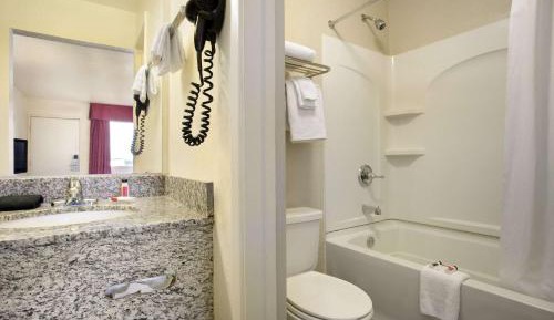 Double Room with Two Double Beds - Non-Smoking