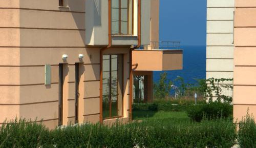 Two-Bedroom Apartment with Garden