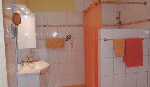 Deluxe Double Room with Side Sea View