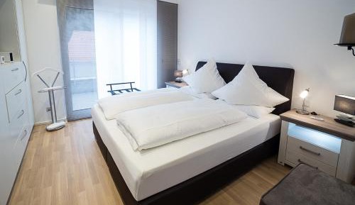 Deluxe King Suite