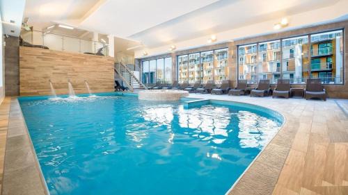 Apartment with Pool View 