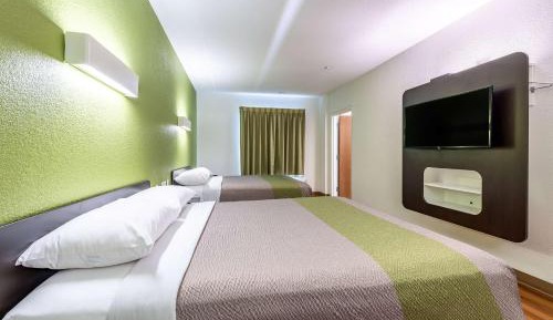 Queen Room with Two Queen Beds - Non-Smoking