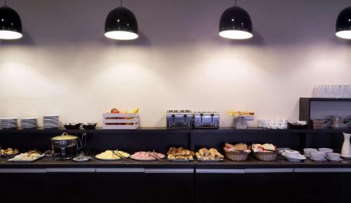 Triple Room with City View - Non-Smoking