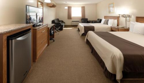 Deluxe Queen Room with Two Queen Beds