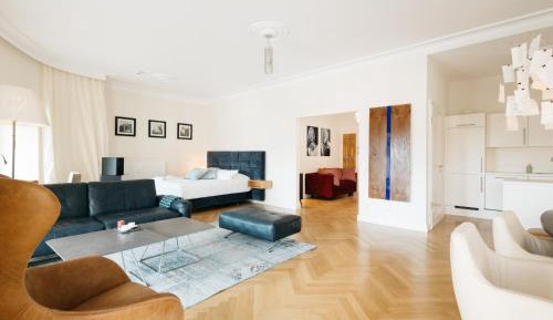 Studio Apartment