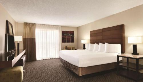 Corner King Room with Sofa Bed