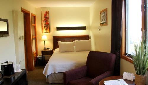Standard Queen Room