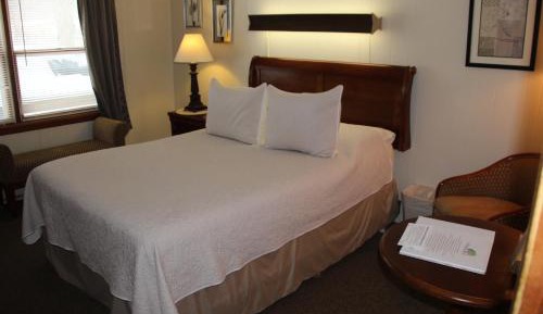 Standard Queen Room