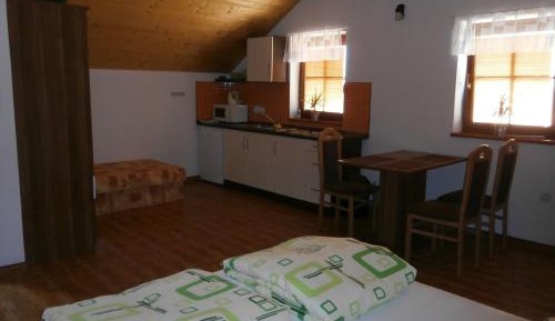 Studio (3 Adults)