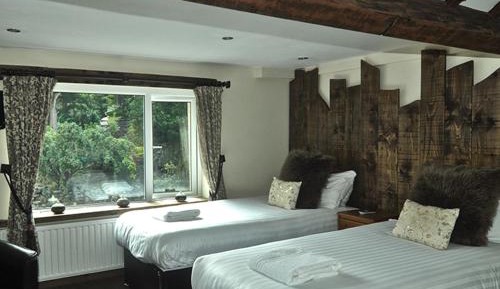 Twin Room with Bath
