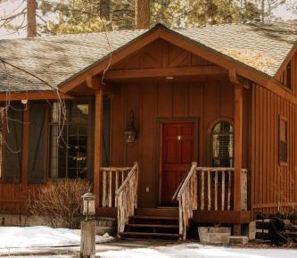 One Bedroom Cottage with Kitchenette 