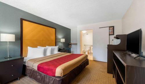 King Room - Accessible/Non-Smoking