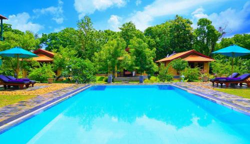 Deluxe Bungalow with Garden View