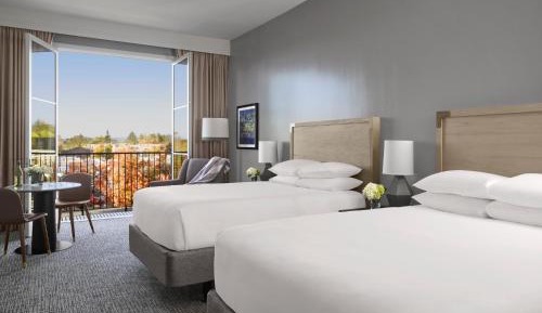 Queen Room with Two Queen Beds and View