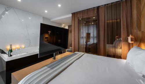 Suite with Spa Bath