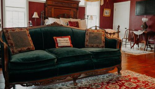 Deluxe King Suite