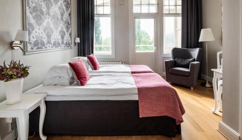 Twin Room with Balcony